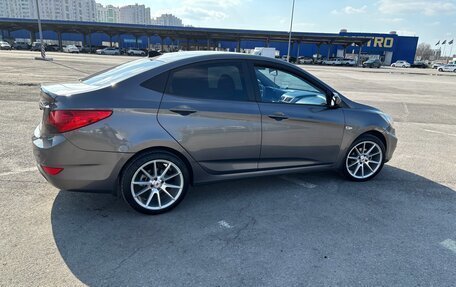 Hyundai Solaris II рестайлинг, 2011 год, 770 000 рублей, 4 фотография