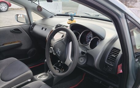 Honda Fit III, 2007 год, 400 000 рублей, 4 фотография