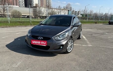 Hyundai Solaris II рестайлинг, 2011 год, 770 000 рублей, 2 фотография