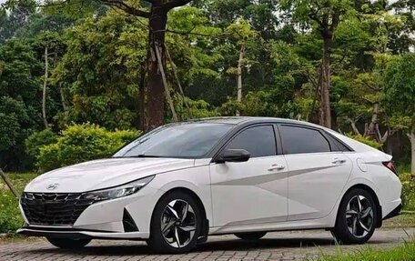 Hyundai Elantra, 2022 год, 1 620 000 рублей, 1 фотография