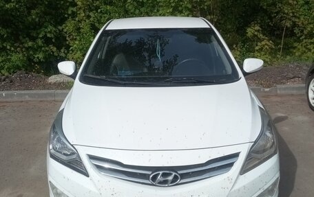 Hyundai Solaris II рестайлинг, 2015 год, 750 000 рублей, 1 фотография