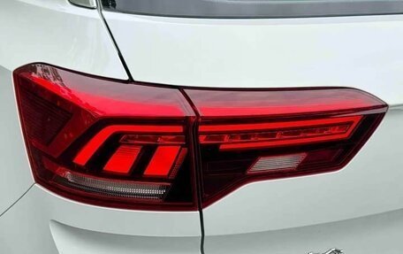 Volkswagen T-Roc I, 2021 год, 2 640 000 рублей, 6 фотография