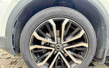 Volkswagen T-Roc I, 2021 год, 2 640 000 рублей, 12 фотография