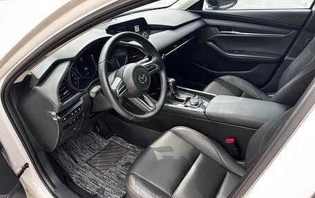 Mazda 3, 2023 год, 1 985 000 рублей, 8 фотография