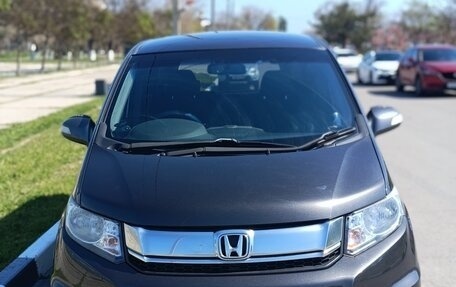 Honda Freed I, 2016 год, 1 350 000 рублей, 17 фотография