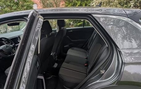 Volkswagen T-Roc I, 2021 год, 1 716 000 рублей, 7 фотография