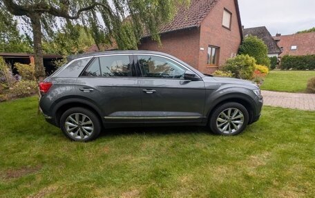 Volkswagen T-Roc I, 2021 год, 1 716 000 рублей, 4 фотография