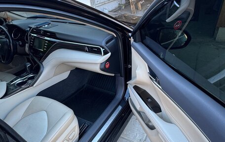 Toyota Camry, 2018 год, 2 500 000 рублей, 13 фотография