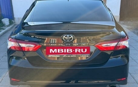 Toyota Camry, 2018 год, 2 500 000 рублей, 10 фотография