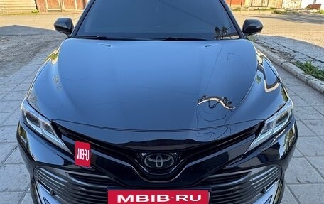Toyota Camry, 2018 год, 2 500 000 рублей, 2 фотография
