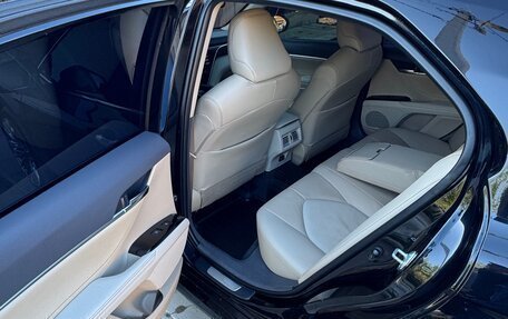 Toyota Camry, 2018 год, 2 500 000 рублей, 18 фотография