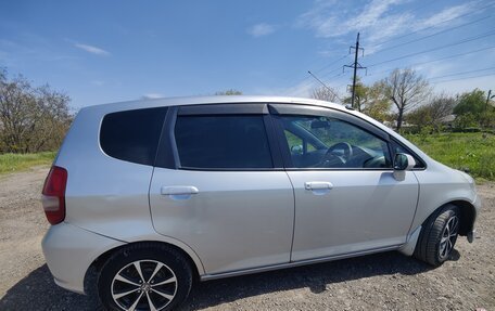 Honda Fit III, 2002 год, 330 000 рублей, 8 фотография