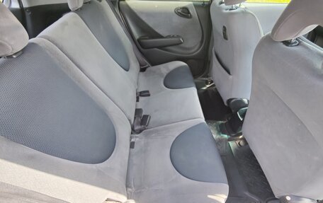 Honda Fit III, 2002 год, 330 000 рублей, 15 фотография