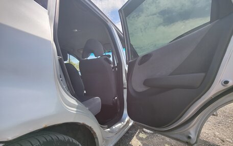 Honda Fit III, 2002 год, 330 000 рублей, 18 фотография