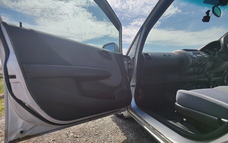 Honda Fit III, 2002 год, 330 000 рублей, 23 фотография