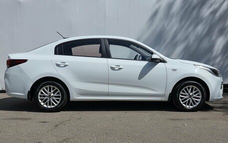 KIA Rio IV, 2018 год, 1 320 000 рублей, 4 фотография