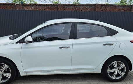 Hyundai Solaris II рестайлинг, 2019 год, 1 790 000 рублей, 4 фотография