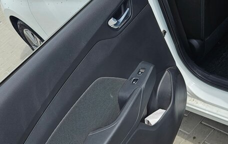 Hyundai Solaris II рестайлинг, 2019 год, 1 790 000 рублей, 6 фотография