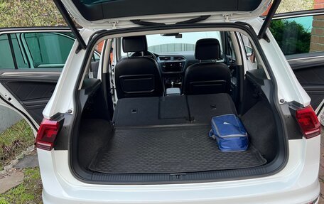 Volkswagen Tiguan II, 2018 год, 2 800 000 рублей, 16 фотография