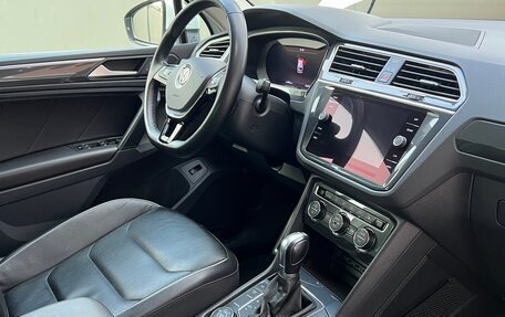 Volkswagen Tiguan II, 2018 год, 2 800 000 рублей, 23 фотография