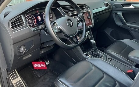 Volkswagen Tiguan II, 2018 год, 2 800 000 рублей, 13 фотография