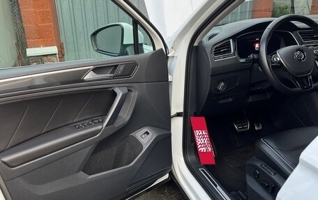 Volkswagen Tiguan II, 2018 год, 2 800 000 рублей, 21 фотография