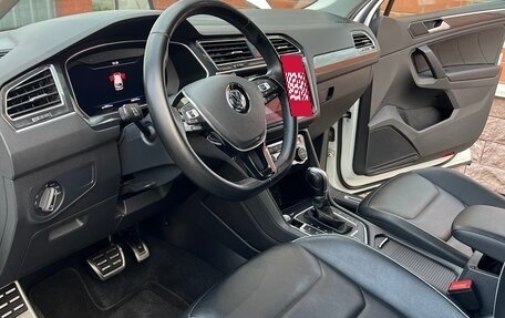 Volkswagen Tiguan II, 2018 год, 2 800 000 рублей, 22 фотография