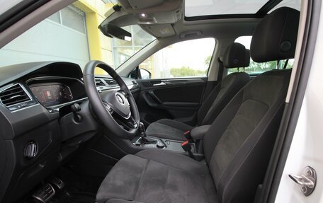 Volkswagen Tiguan II, 2018 год, 2 935 000 рублей, 12 фотография