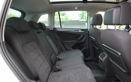 Volkswagen Tiguan II, 2018 год, 2 935 000 рублей, 17 фотография