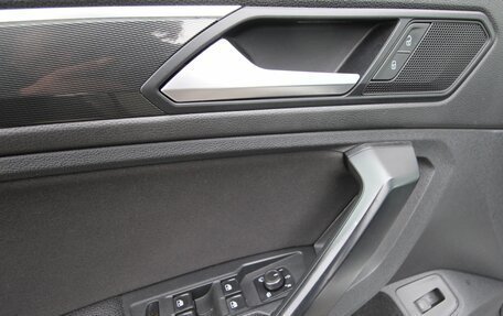 Volkswagen Tiguan II, 2018 год, 2 935 000 рублей, 21 фотография