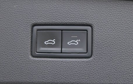Volkswagen Tiguan II, 2018 год, 2 935 000 рублей, 28 фотография