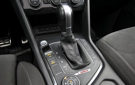 Volkswagen Tiguan II, 2018 год, 2 935 000 рублей, 25 фотография