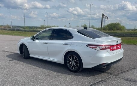 Toyota Camry, 2023 год, 3 950 000 рублей, 5 фотография