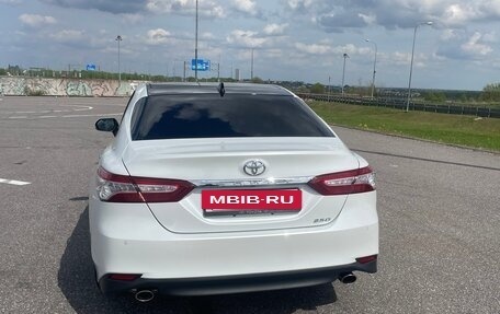 Toyota Camry, 2023 год, 3 950 000 рублей, 6 фотография