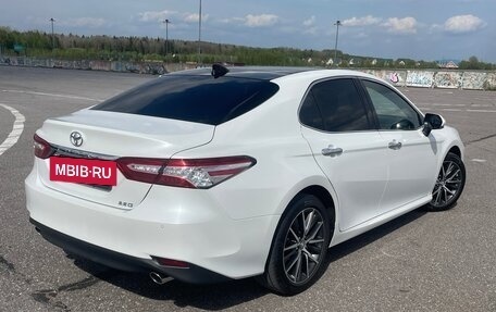 Toyota Camry, 2023 год, 3 950 000 рублей, 7 фотография