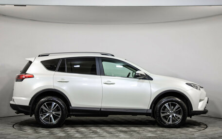 Toyota RAV4, 2017 год, 2 399 000 рублей, 4 фотография