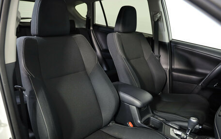 Toyota RAV4, 2017 год, 2 399 000 рублей, 22 фотография