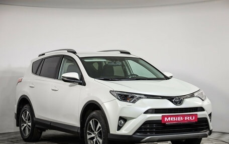 Toyota RAV4, 2017 год, 2 399 000 рублей, 3 фотография