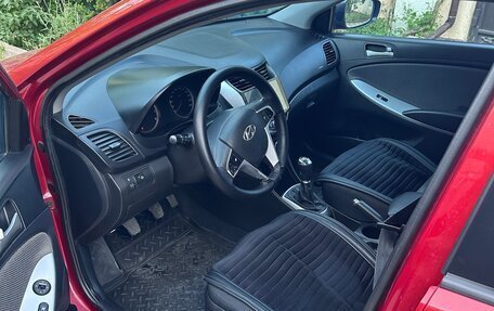 Hyundai Solaris II рестайлинг, 2012 год, 620 000 рублей, 2 фотография