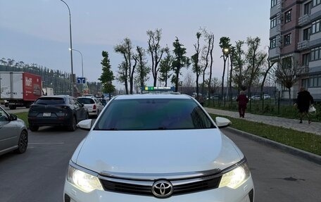 Toyota Camry, 2015 год, 1 900 000 рублей, 2 фотография