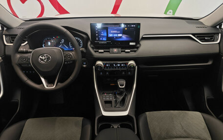 Toyota RAV4, 2025 год, 4 660 000 рублей, 14 фотография