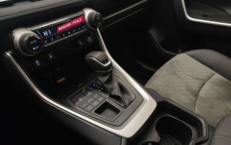 Toyota RAV4, 2025 год, 4 660 000 рублей, 8 фотография
