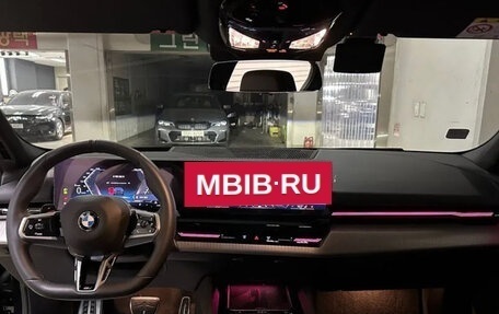 BMW 5 серия, 2024 год, 5 990 000 рублей, 10 фотография