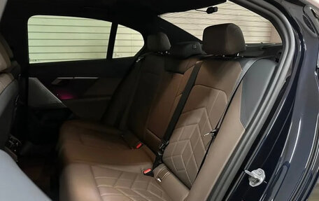 BMW 5 серия, 2024 год, 5 990 000 рублей, 14 фотография