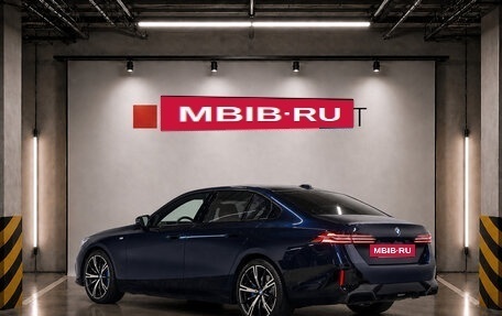 BMW 5 серия, 2024 год, 5 990 000 рублей, 5 фотография