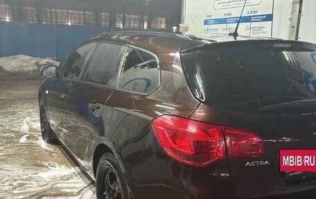 Opel Astra J, 2013 год, 950 000 рублей, 6 фотография