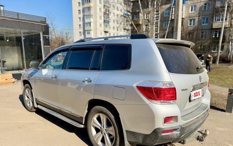 Toyota Highlander III, 2011 год, 1 940 000 рублей, 4 фотография