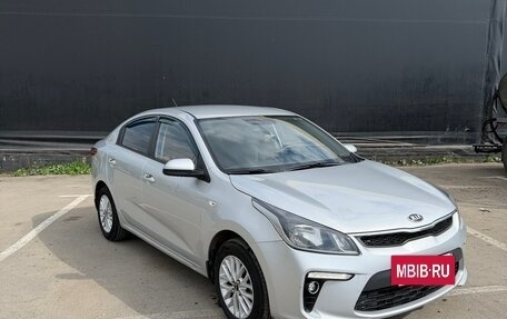 KIA Rio IV, 2018 год, 1 550 000 рублей, 2 фотография