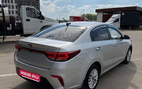 KIA Rio IV, 2018 год, 1 550 000 рублей, 4 фотография