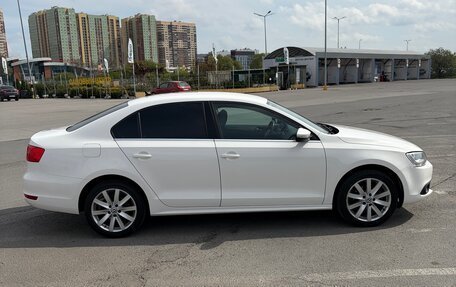 Volkswagen Jetta VI, 2011 год, 890 000 рублей, 6 фотография